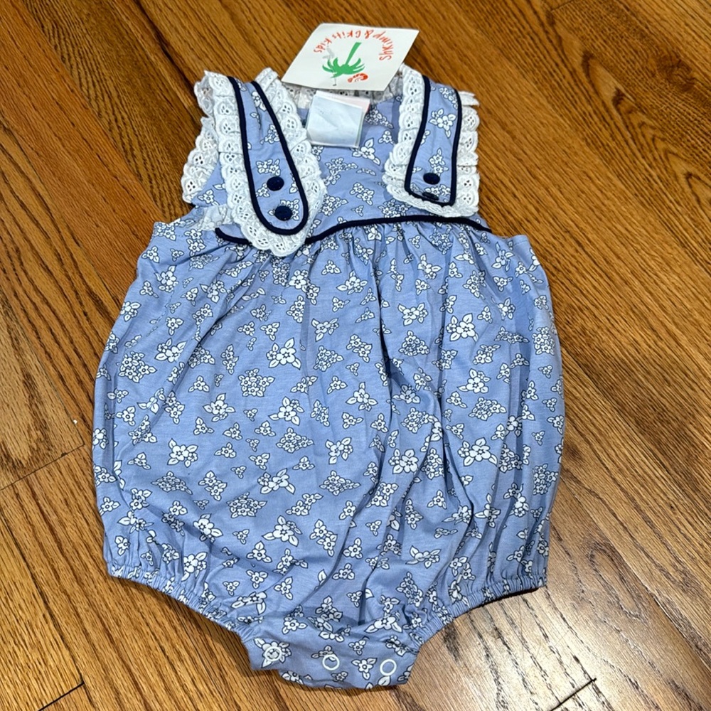 New with tags shrimp and grits cornflower blue floral bubble with lace edging
